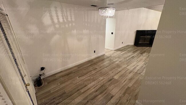 Building Photo - 3 bedroom 2 bathroom home with pool and near shopping centers.