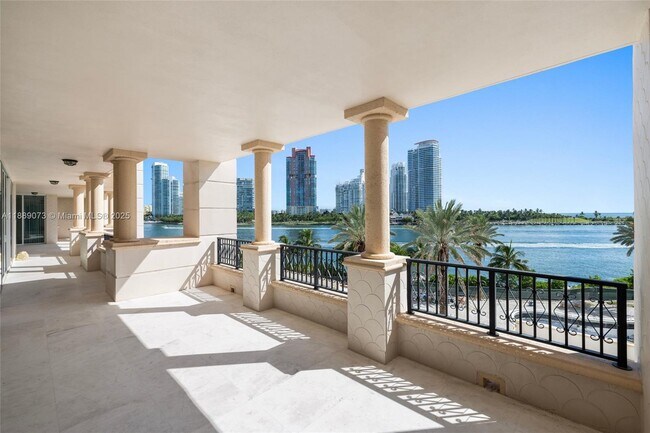 Building Photo - 7133 Fisher Island Dr