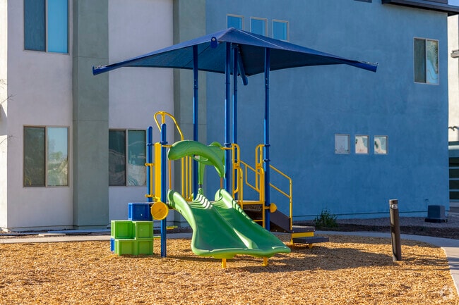 Outdoor Community Tot Lot - Canopy at the Trails