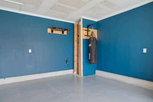 Building Photo - Welcome to your dream rental home in the c...