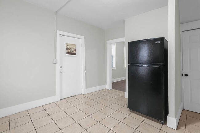 Building Photo - 1032 E 17th Ave