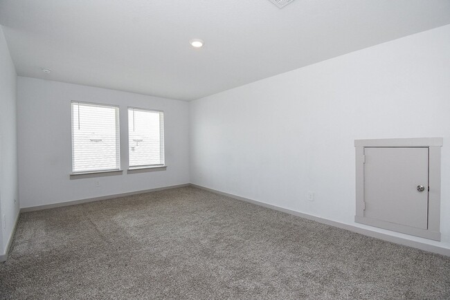 Building Photo - 8030 Milam Ln
