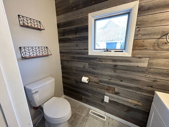 Building Photo - Stunning, Fully Updated 4 Bedroom, 2 Bath Home with Classic Charm!