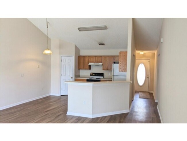 Building Photo - Duplex in Southern Palm Coast - 50% OFF 1st Month's Rent