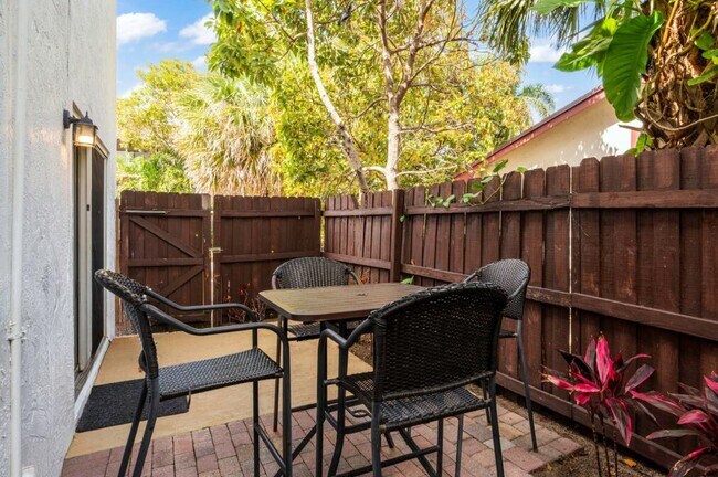 Building Photo - 308 Southwind 1 Ct