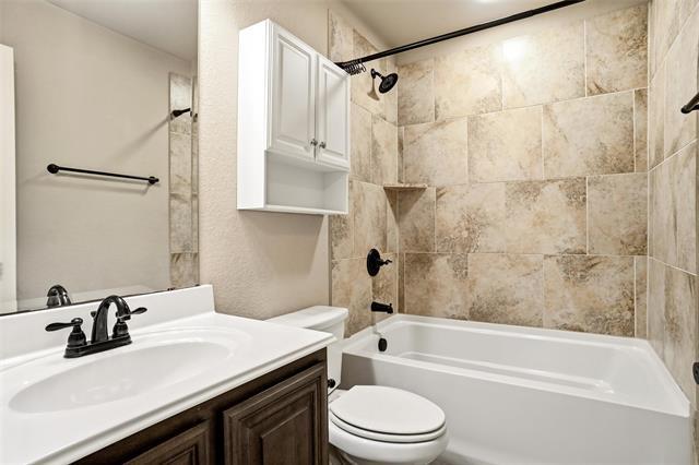 Building Photo - 1021 Rustic Oak Wy