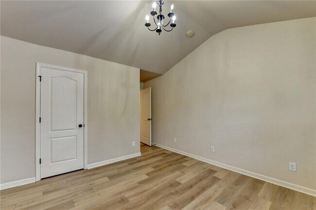 Building Photo - 5013 Groover Dr