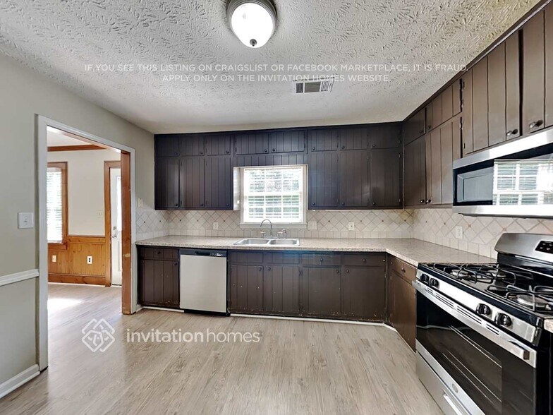 Building Photo - 1759 Killian Hill Rd SW