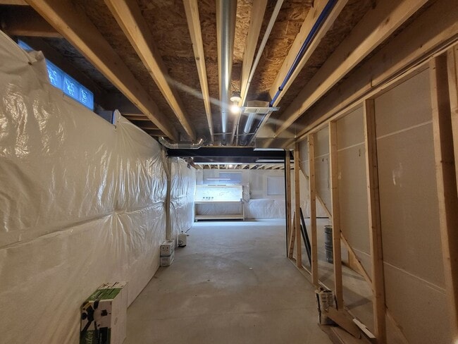 Building Photo - Spacious 4-Bedroom, 2.5-Bath Home Near Downtown Holly