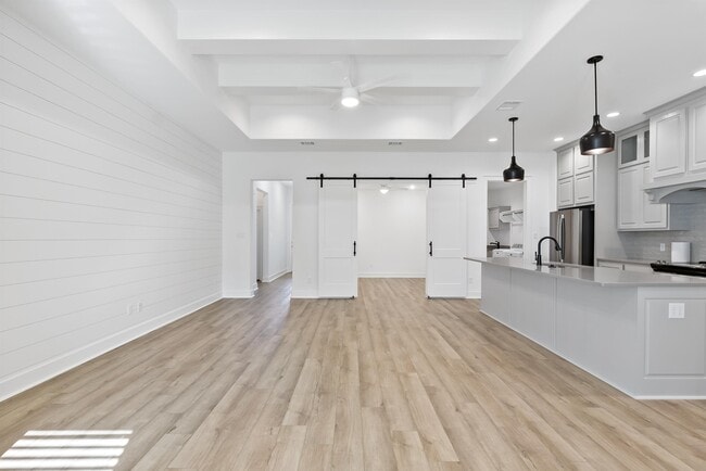 Building Photo - 5036 Mooney Fls Dr