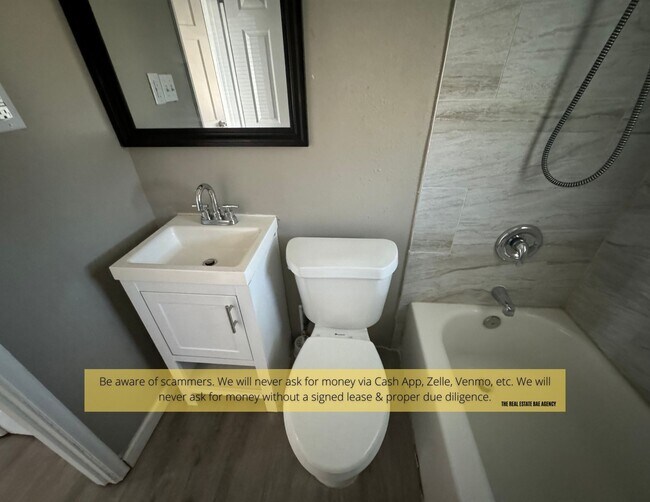 Building Photo - 10135 Cabot Dr