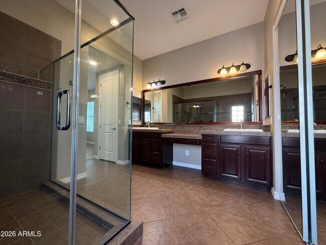 Building Photo - 4045 S Camellia Dr