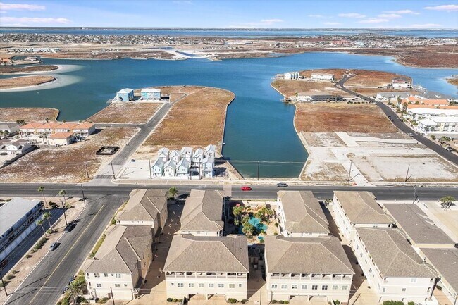 Building Photo - 14910 Leeward Dr