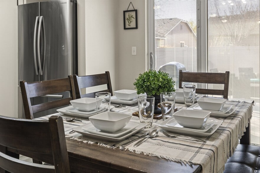 Building Photo - 11163 Silver River Loop