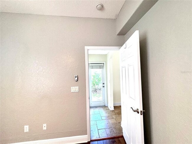 Building Photo - 27130 Firebush Dr