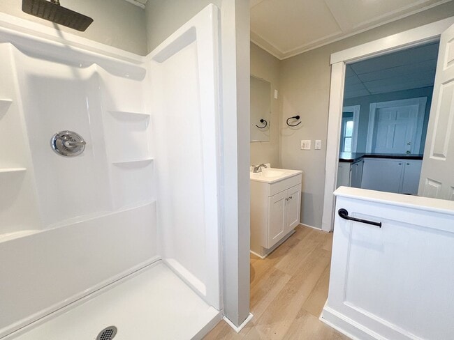 Building Photo - 159 Cartier St