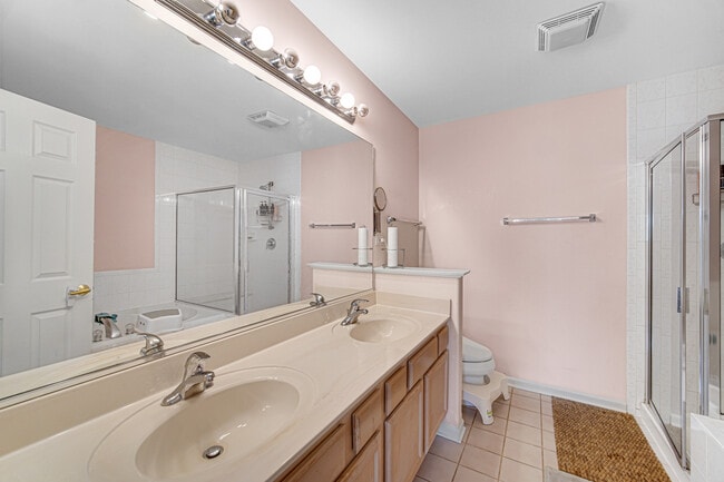 Building Photo - 1264 Sarah Blvd