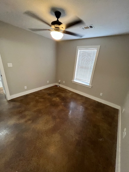 Building Photo - 1143 MS-9