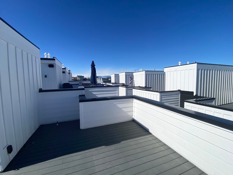 Building Photo - 1920 Hooker St