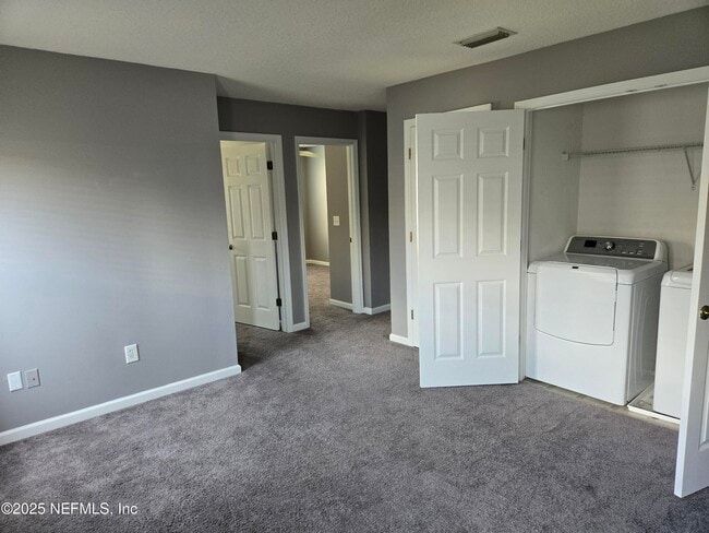 Building Photo - 1500 Calming Water Dr