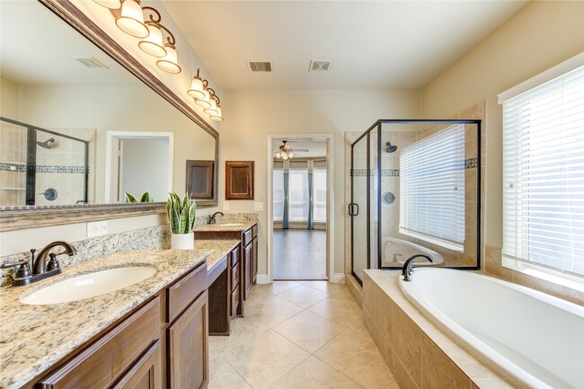 Building Photo - 4623 Montcliff Bend Ln