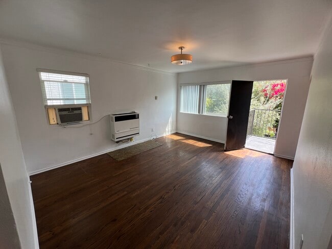 Living Room - 826 1/2 N Coronado st