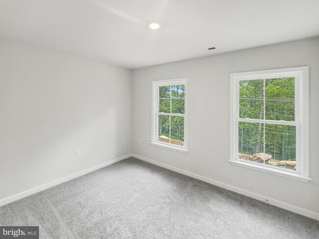 Building Photo - 441 High Top Rd