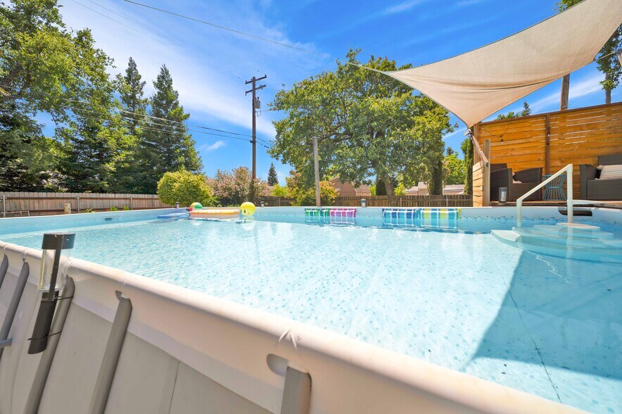 Above ground pool - 3075 Forest Hills Dr