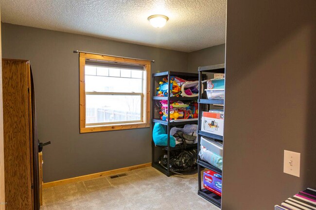 Building Photo - Lovely West Kalispell Home