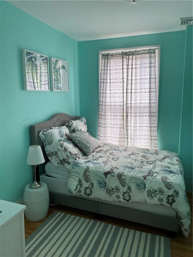 Building Photo - 40 Trumbull St