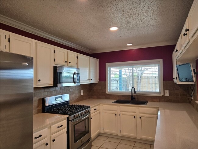 Building Photo - 12243 Fetlock Dr