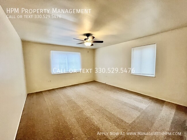 Building Photo - Spacious Three-Bedroom Apartment for Rent