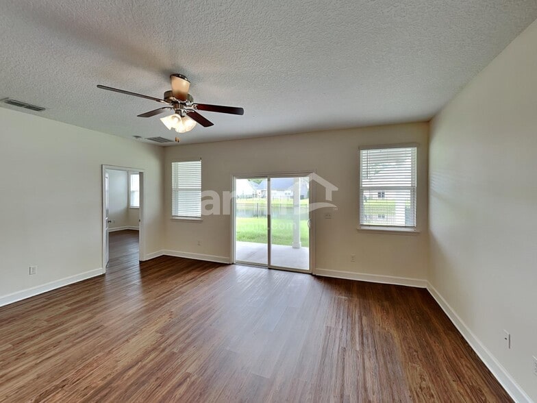 Building Photo - 3054 Creek Village Ln