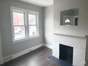 Building Photo - Beautifully Renovated 2 Bedroom home in Bl...