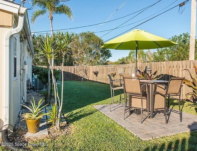 Building Photo - 1550 4th Ave