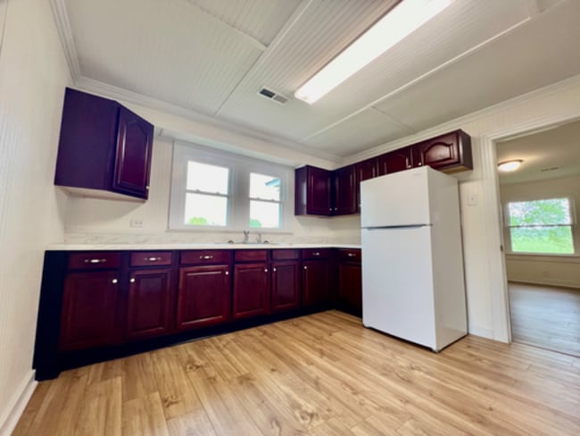 Building Photo - 1036 Blue Springs Rd