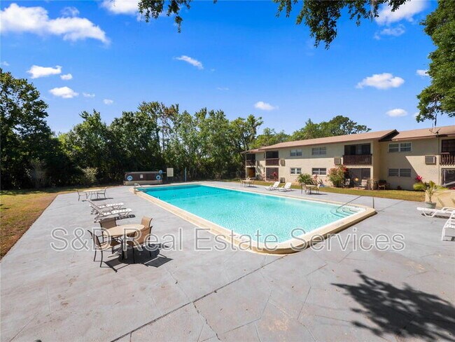 Building Photo - 141 Fernery Rd