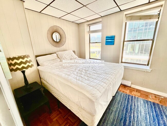 Building Photo - 42 Lomasney Way