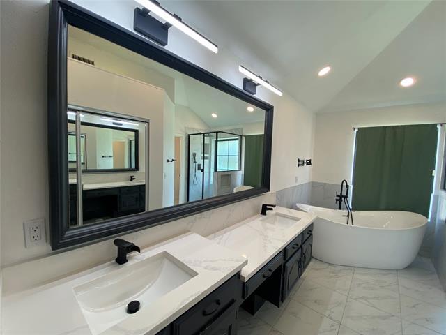 Building Photo - 3736 Solarium Pl