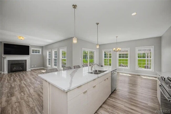 Building Photo - 46 Eagleview Dr