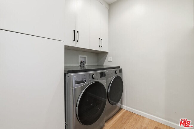 Building Photo - 11370 Matteson Ave