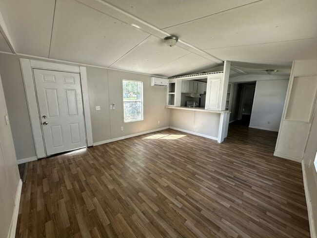 Building Photo - 11240 N Northwood Dr