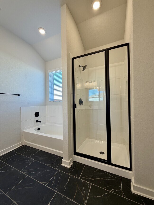 Building Photo - 14427 Inspiration Pt