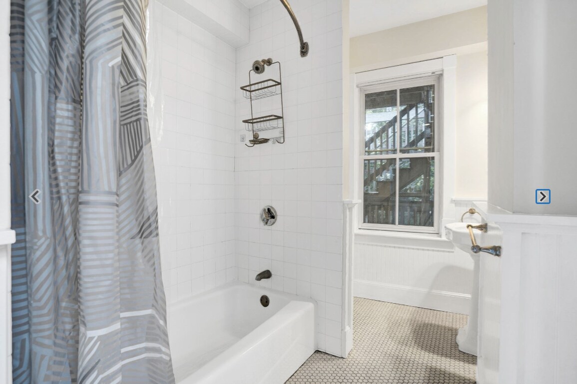 Building Photo - 151 Highland St