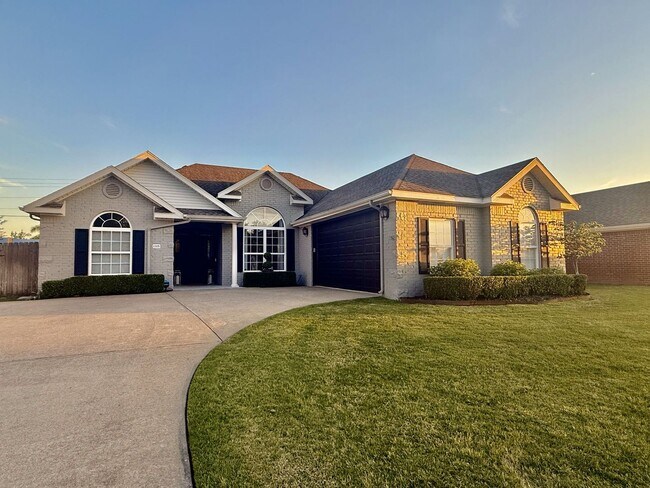 Primary Photo - Available Mid-June! Stunning Home Near Col...