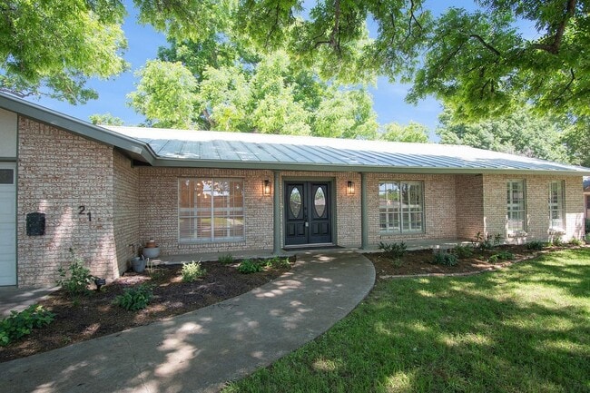 Building Photo - 21 Larkwood Ln