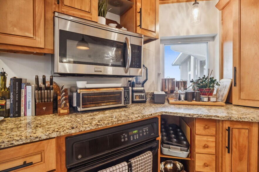 Building Photo - 4106 Leeward Pt