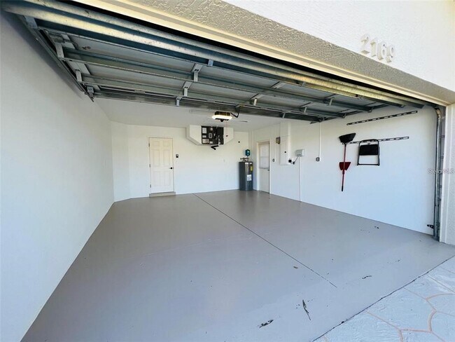 Building Photo - 2169 Onondaga Ln