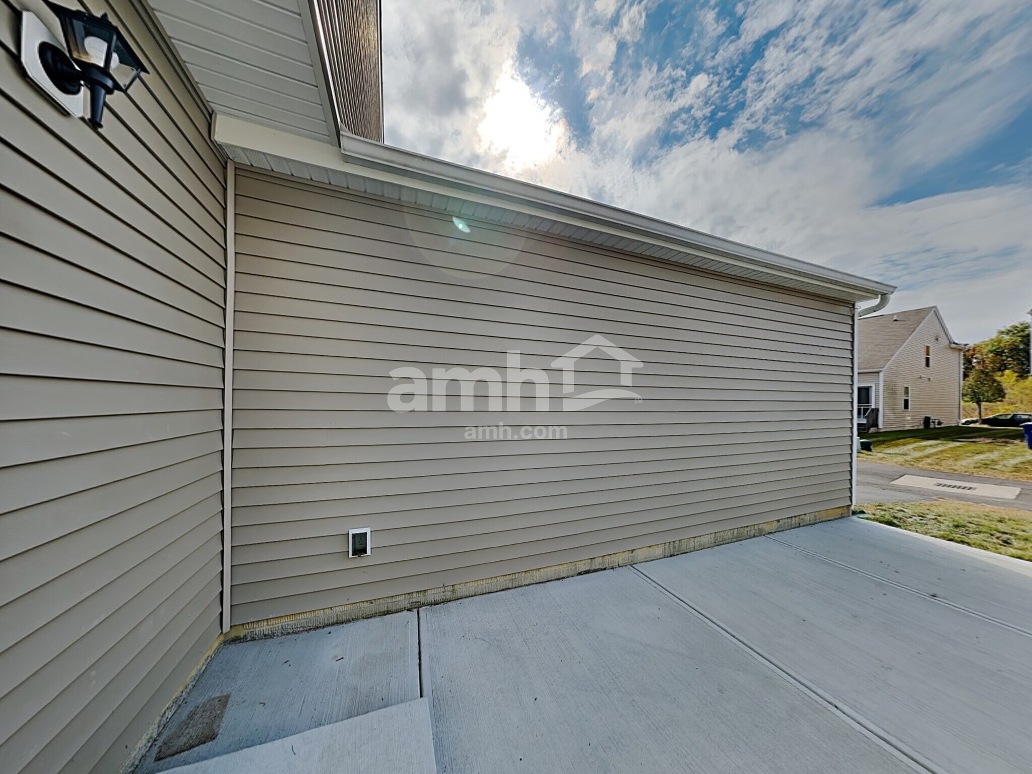 Building Photo - 1395 Ithaca Dr