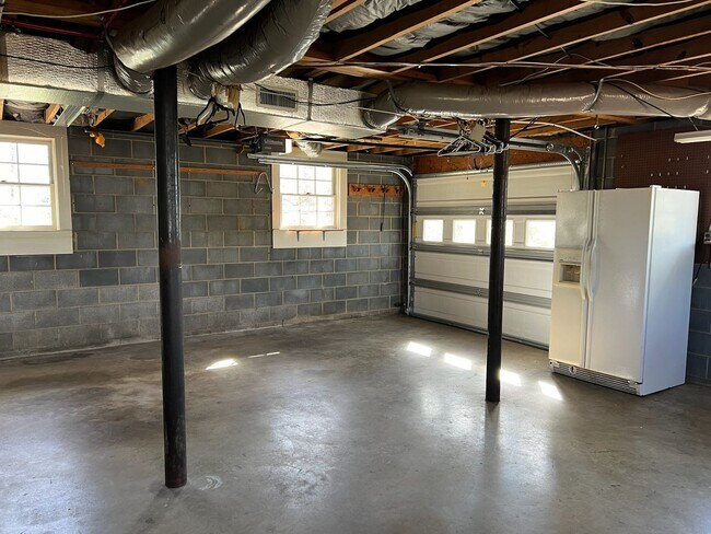 Building Photo - 111 Keller St